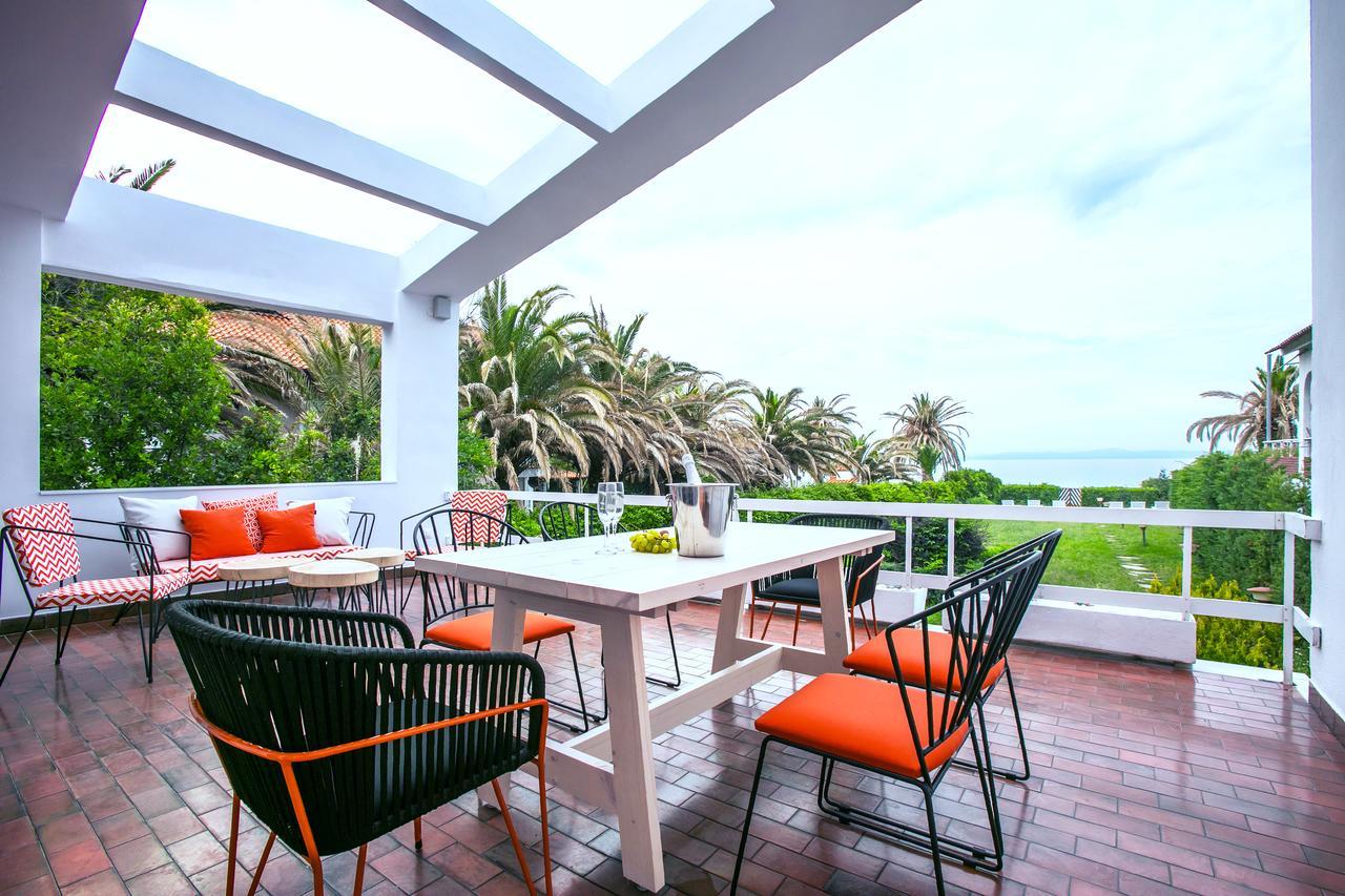 Hestia Beachfront Villa Polychrono Exterior photo